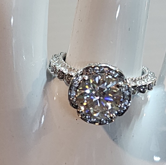 Vintage Style Mossinite 3ct Ring Sz 7 Round Flower EUC - Picture 8 of 12